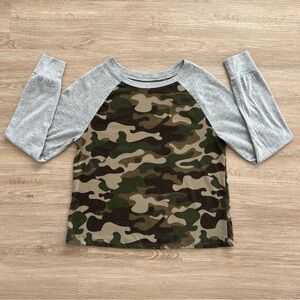 Zoe + Liv Camouflage Print Raglan Long Sleeve Knit T-Shirt Green Gray Size S